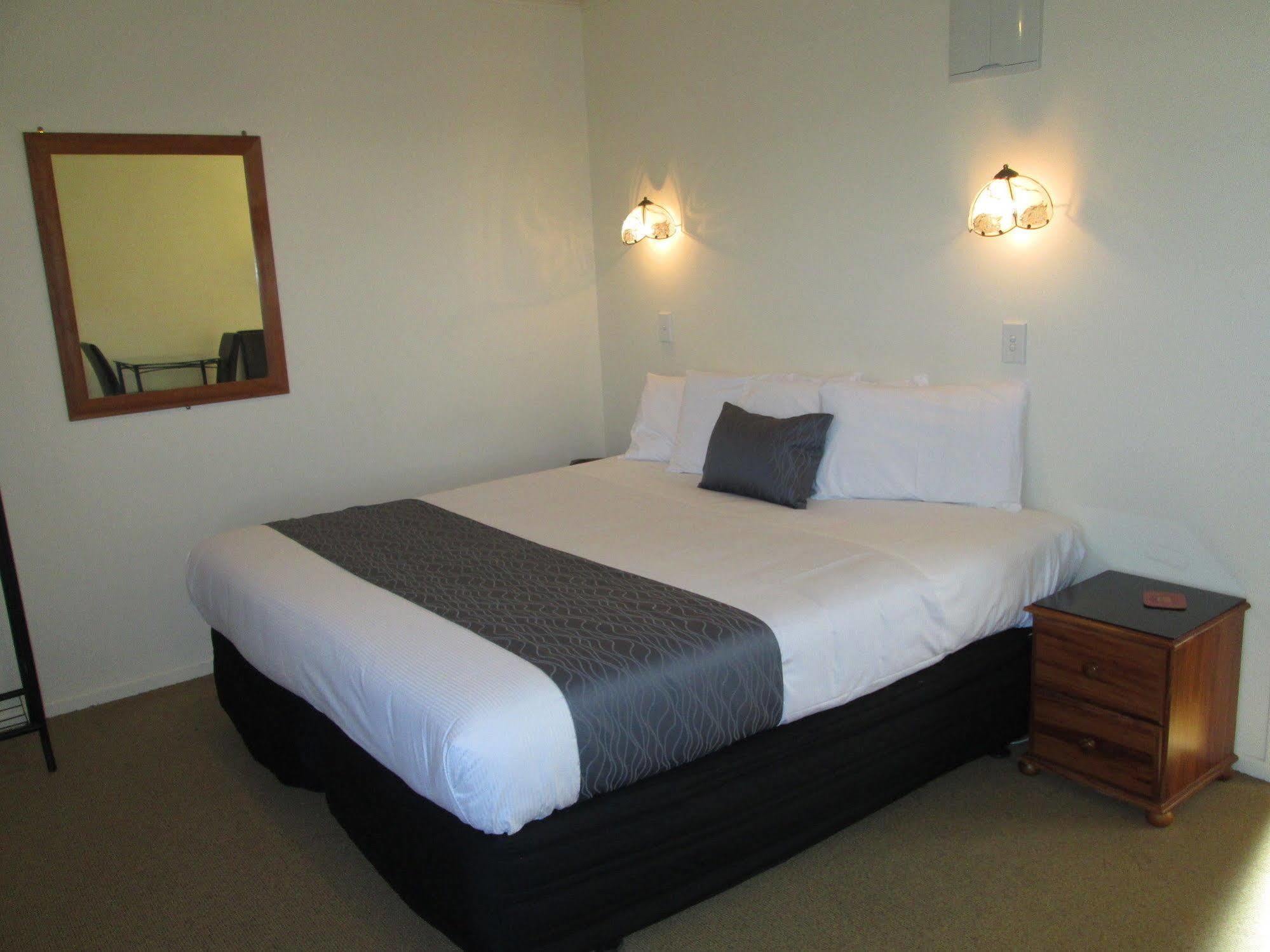 Shortland Court Motel Thames Extérieur photo